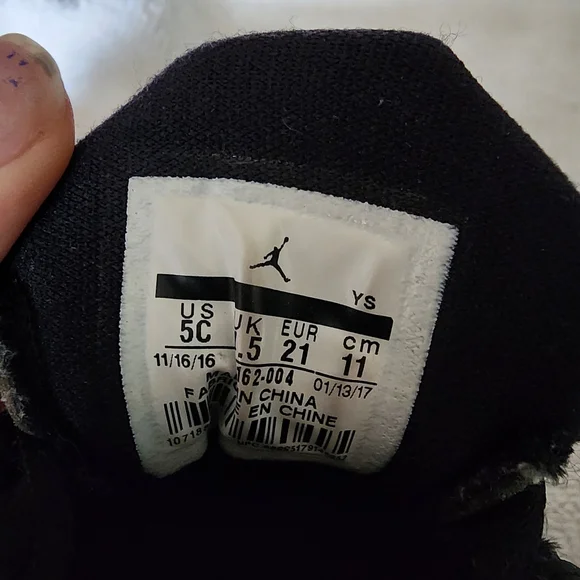 Black Baby Jordans Sneakers, Size 5 - Picture 5 of 5